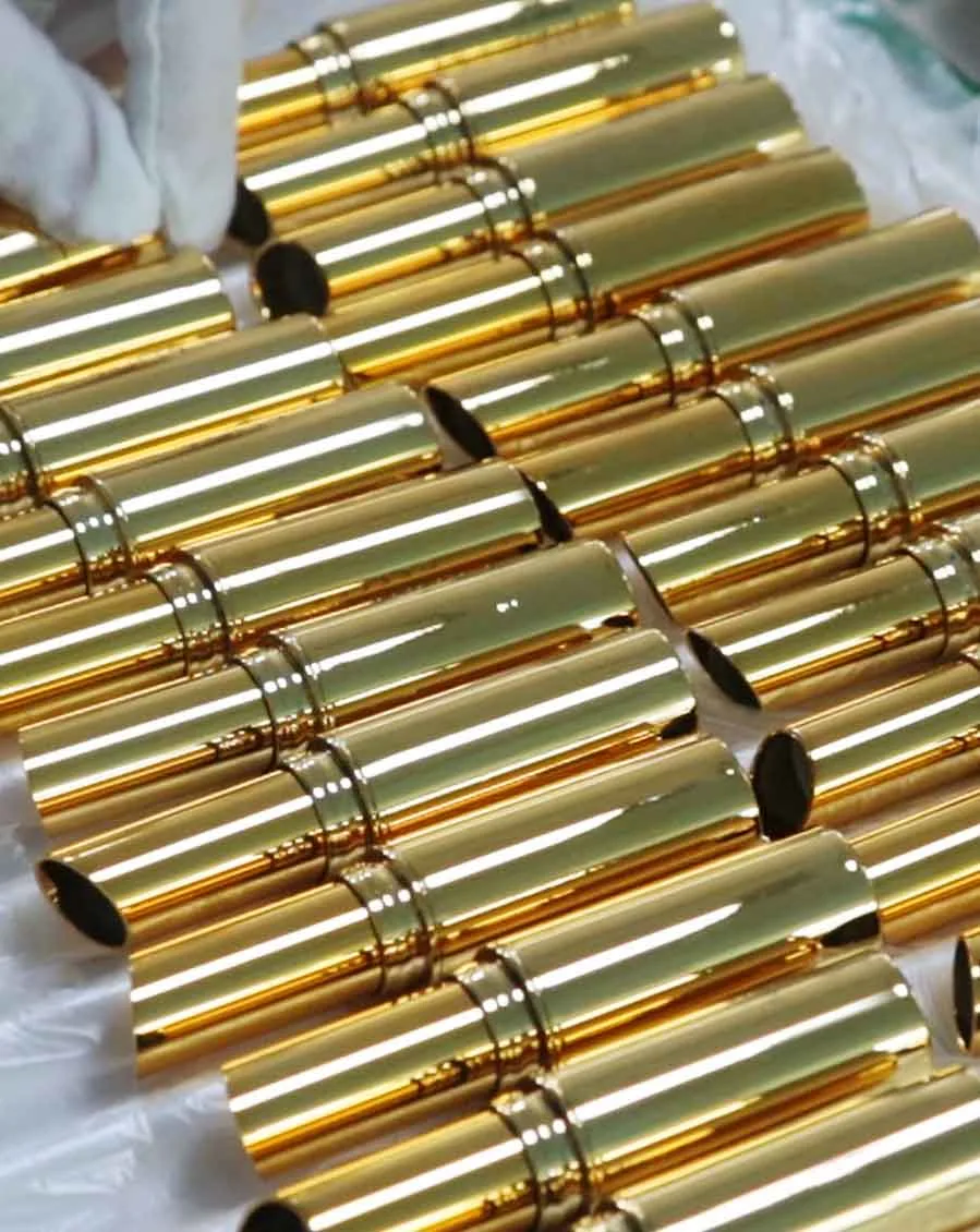 Surface decoration process for cosmetic packaging
